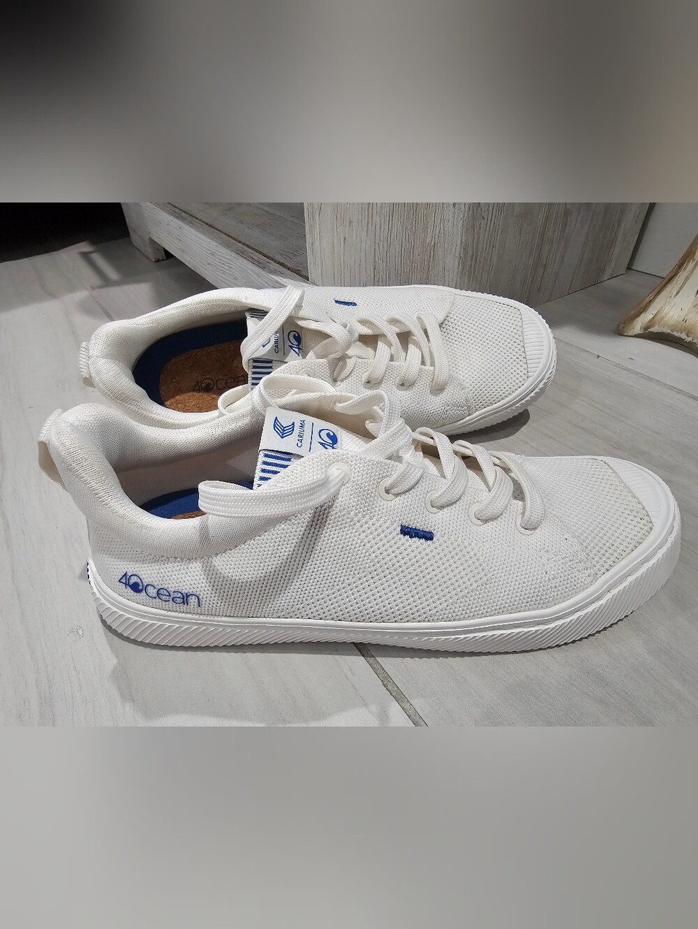 Cariuma 4Ocean White Low-Top Knit Canvas Sneakers Size 9
